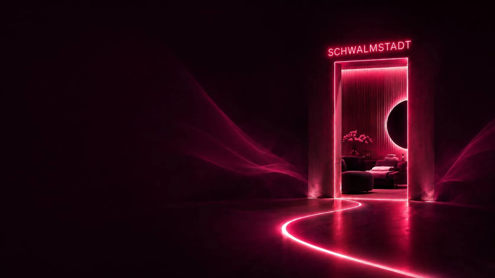 Sonnenstudio Schwalmstadt von Relax Sun & Beauty — Neon-Portal mit Schwalmstadt-Schriftzug, dahinter Lounge mit Mond-Element in pink-magenta Licht